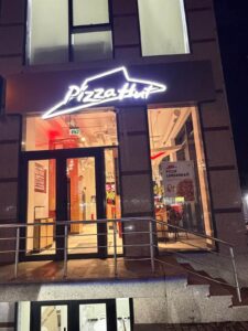pizza hut 4